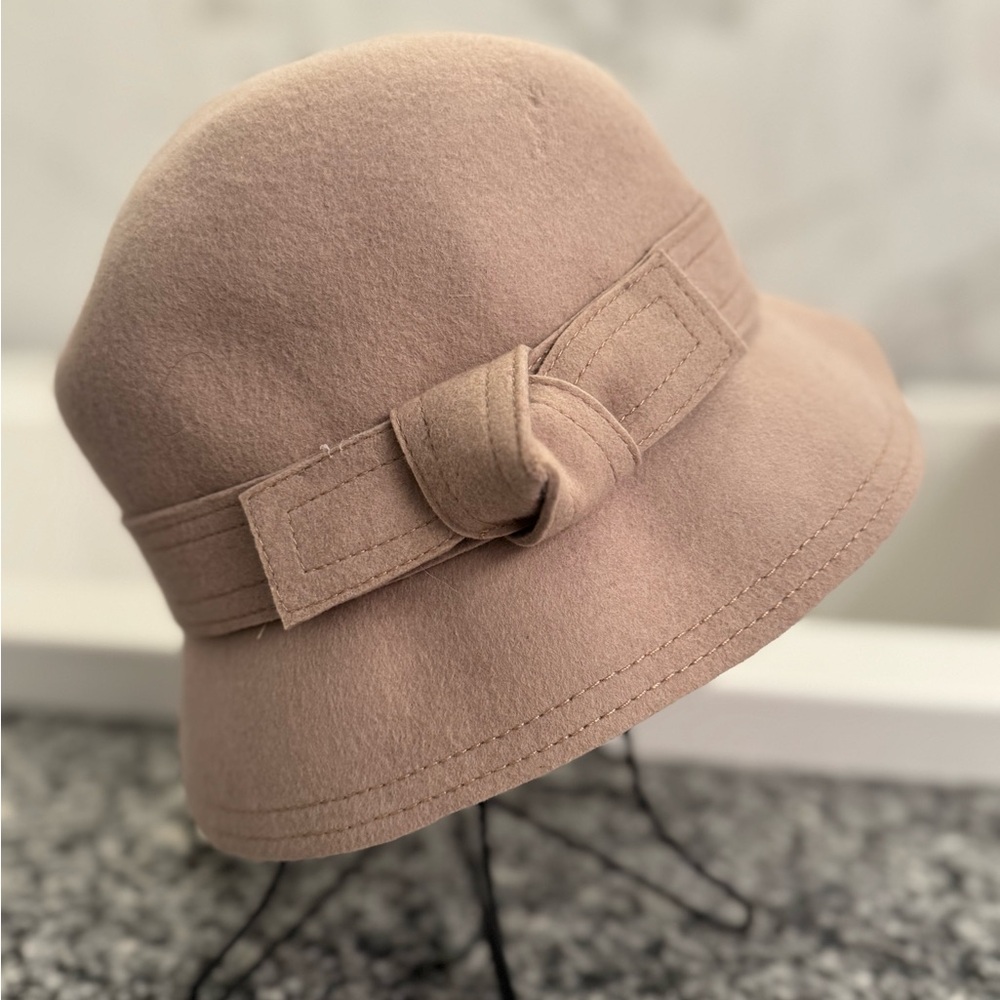 Talbots wool cloche hat. With contrasting matching knot.  Neutral beige color